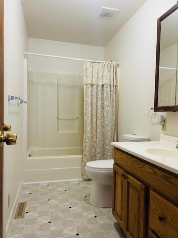 407 E Lincoln Avenue, Reed City, MI 49677