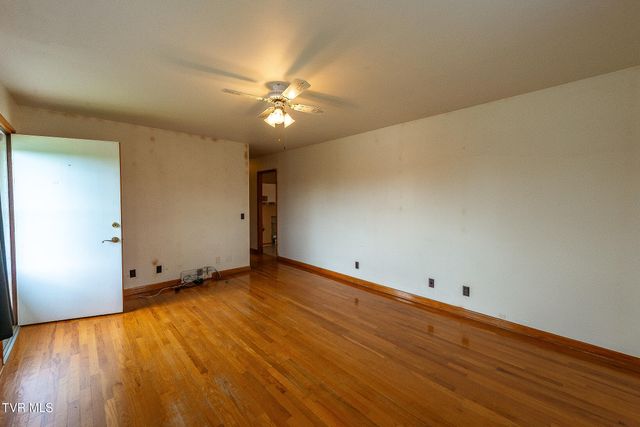 3519 Rustic Hills Drive, Kingsport, TN 37660