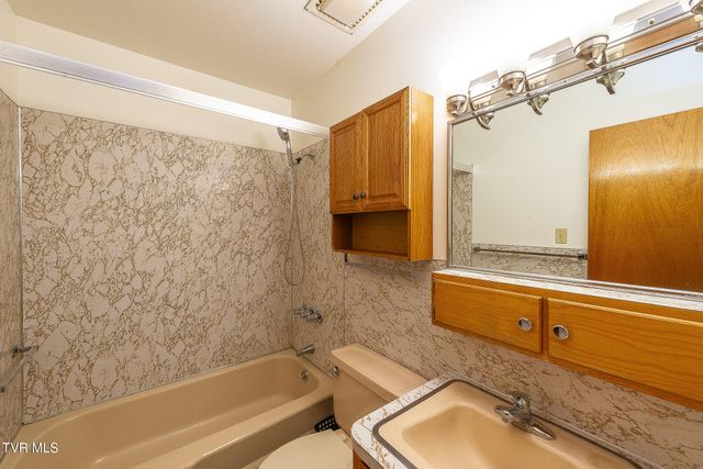 3519 Rustic Hills Drive, Kingsport, TN 37660