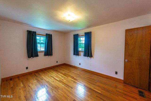 3519 Rustic Hills Drive, Kingsport, TN 37660