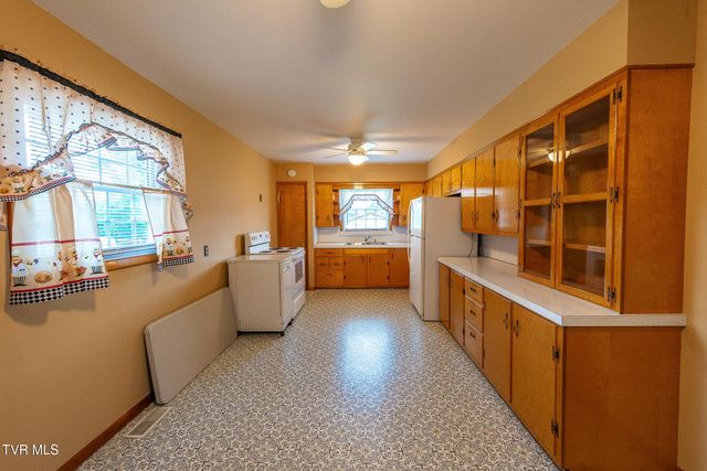 3519 Rustic Hills Drive, Kingsport, TN 37660
