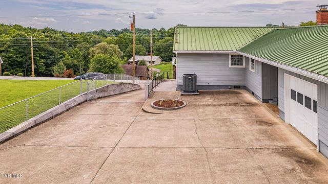 3519 Rustic Hills Drive, Kingsport, TN 37660