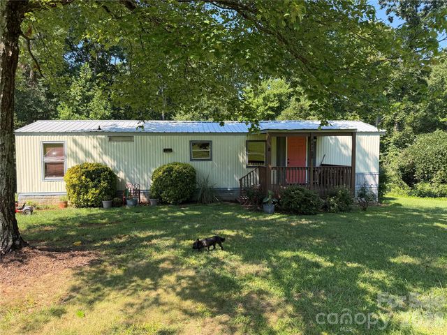 442 Gibbons Road, Blacksburg, SC 29702