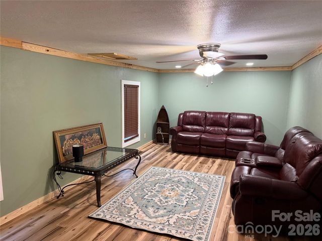 442 Gibbons Road, Blacksburg, SC 29702