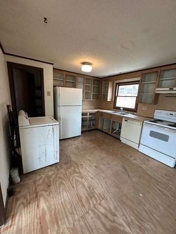 192 Lakeshore Drive, Marlborough, MA 01752