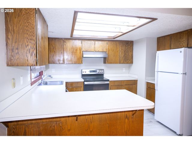 3522 Se 68TH Ave, Portland, OR 97206