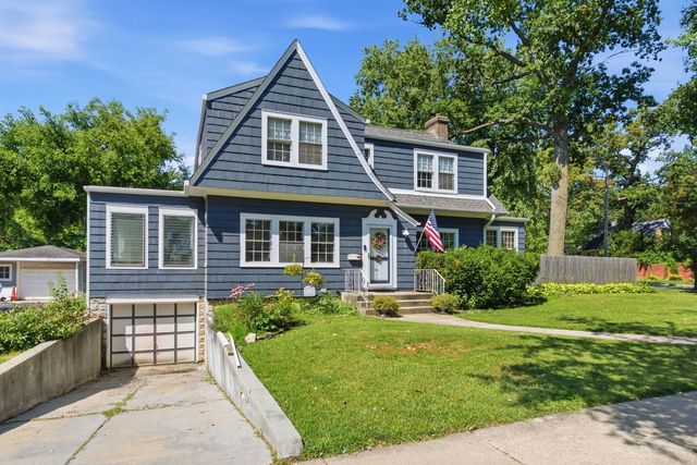 1249 Maple Avenue, Downers Grove, IL 60515