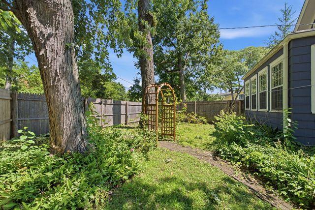 1249 Maple Avenue, Downers Grove, IL 60515