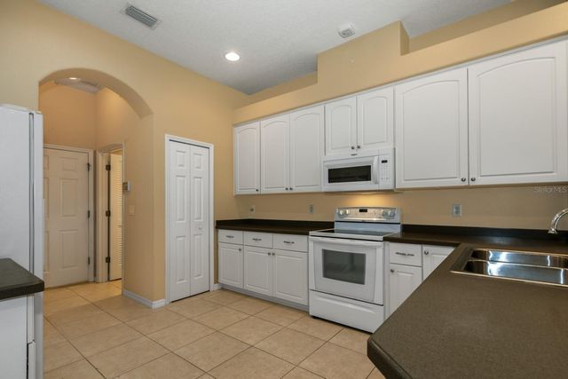 27300 PINE STRAW ROAD, Leesburg, FL 34748