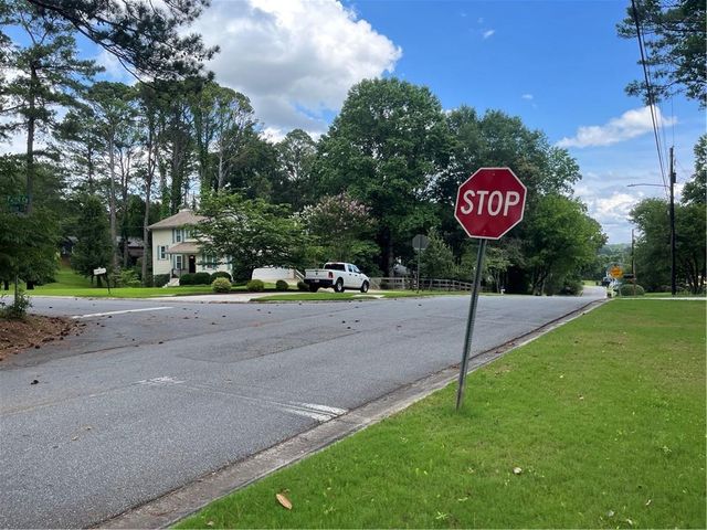 114 Parks Circle, Woodstock, GA 30188