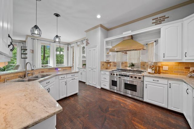 2622 Woods Lane, Garland, TX 75044