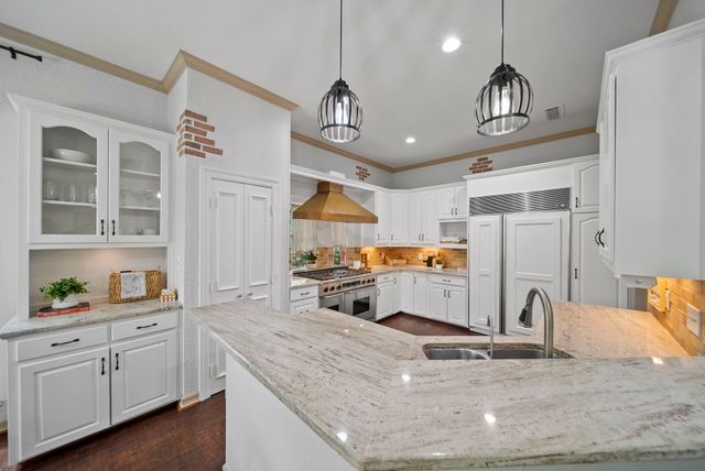 2622 Woods Lane, Garland, TX 75044