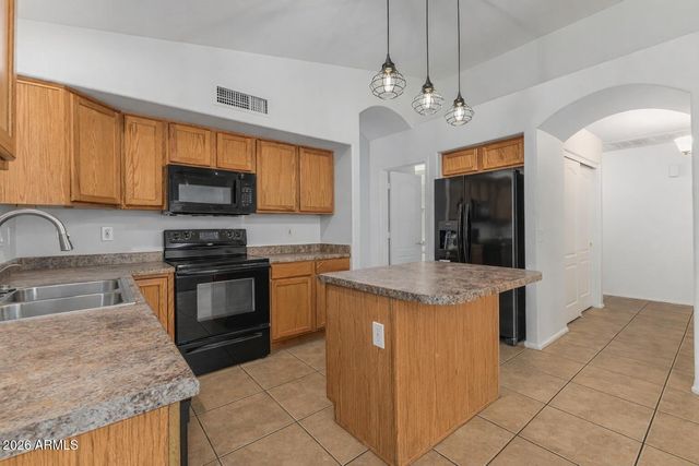 2326 W GAMBIT Trail, Phoenix, AZ 85085