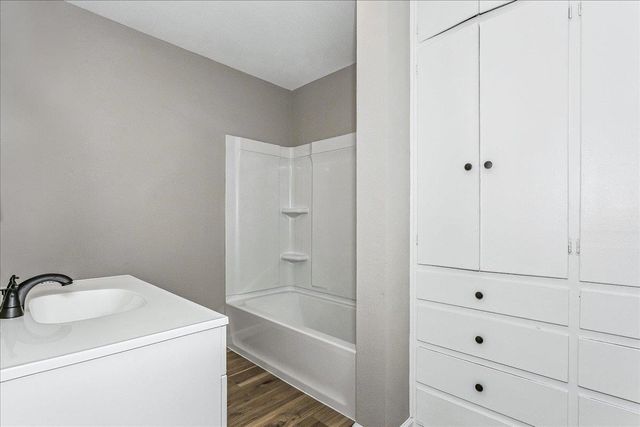 2649 N Clarence Ave, Wichita, KS 67204