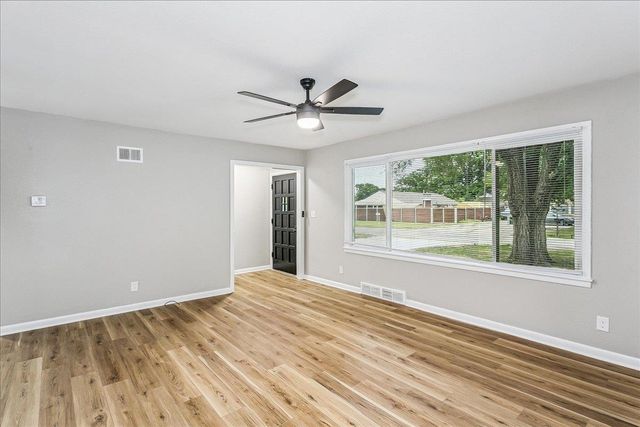 2649 N Clarence Ave, Wichita, KS 67204