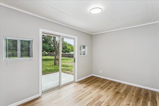 2649 N Clarence Ave, Wichita, KS 67204