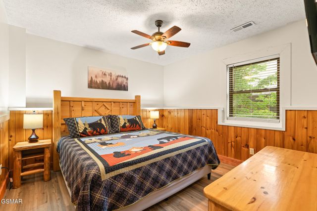 314 Brown Wren Way, Gatlinburg, TN 37738
