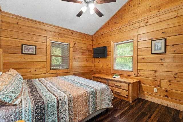 314 Brown Wren Way, Gatlinburg, TN 37738