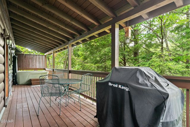 314 Brown Wren Way, Gatlinburg, TN 37738