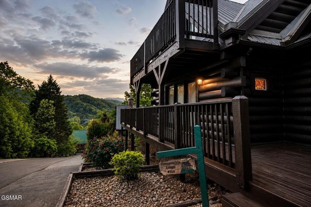 314 Brown Wren Way, Gatlinburg, TN 37738