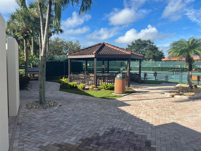 151 SW South River Drive 203, Stuart, FL 34997