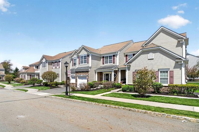 29 Banbury Way 1105, Newburgh, NY 12550