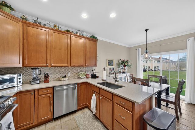 29 Banbury Way 1105, Newburgh, NY 12550
