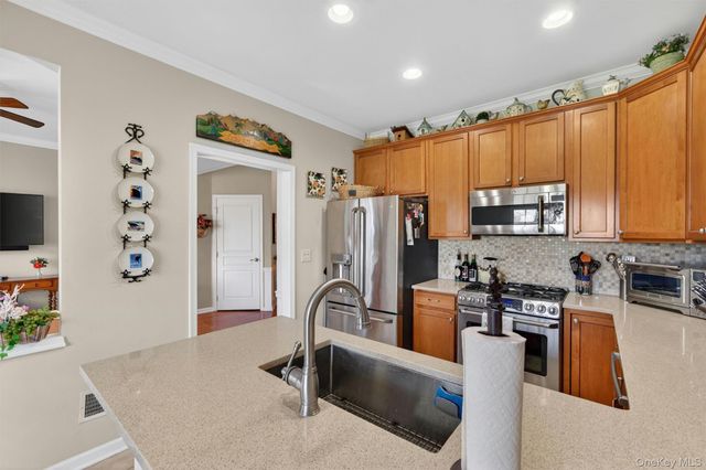 29 Banbury Way 1105, Newburgh, NY 12550