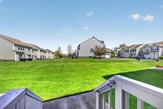 29 Banbury Way 1105, Newburgh, NY 12550