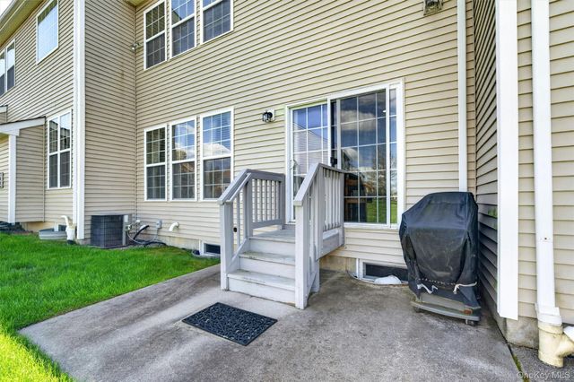 29 Banbury Way 1105, Newburgh, NY 12550