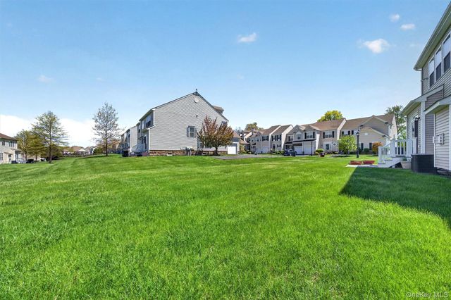 29 Banbury Way 1105, Newburgh, NY 12550