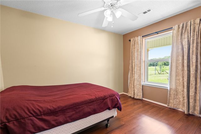 15520 Jack Crabtree Road, Bentonville, AR 72712