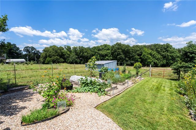 15520 Jack Crabtree Road, Bentonville, AR 72712