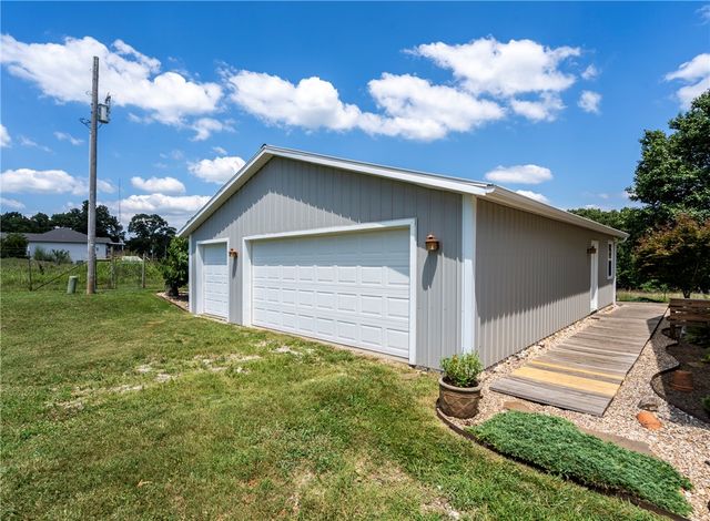 15520 Jack Crabtree Road, Bentonville, AR 72712