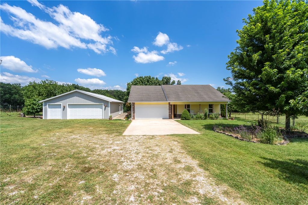 15520 Jack Crabtree Road, Bentonville, AR 72712