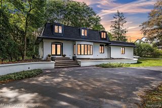 7244 Lahser Road, Bloomfield Hills, MI 48301