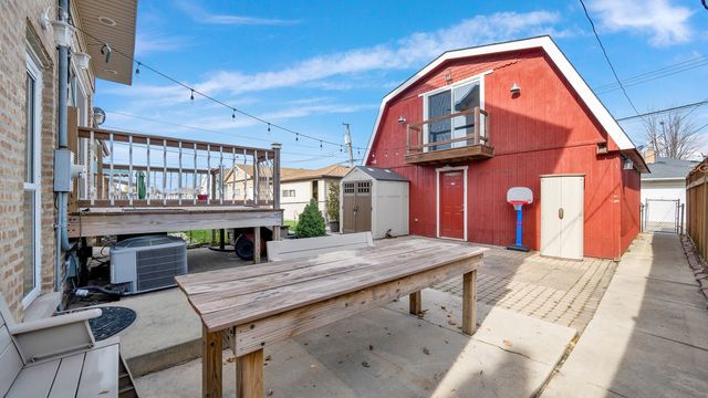 7022 W 64th Street, Chicago, IL 60638