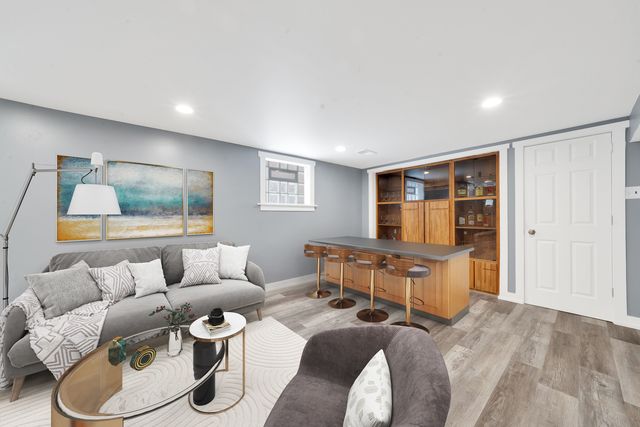 7022 W 64th Street, Chicago, IL 60638