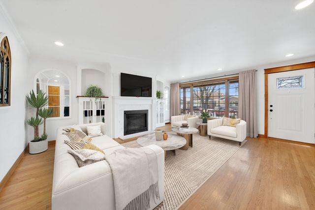 7022 W 64th Street, Chicago, IL 60638