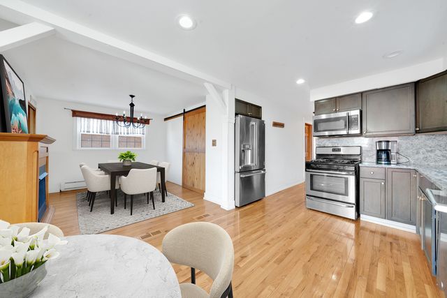 7022 W 64th Street, Chicago, IL 60638