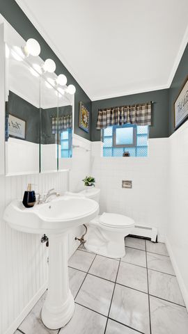 7022 W 64th Street, Chicago, IL 60638