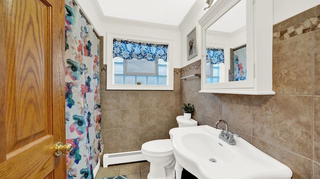 7022 W 64th Street, Chicago, IL 60638