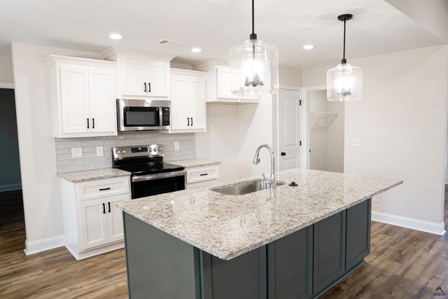 116 Nash Court, Perry, GA 31069