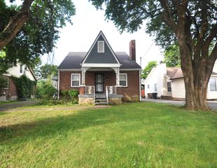 1012 Hart Ln, Nashville, TN 37216