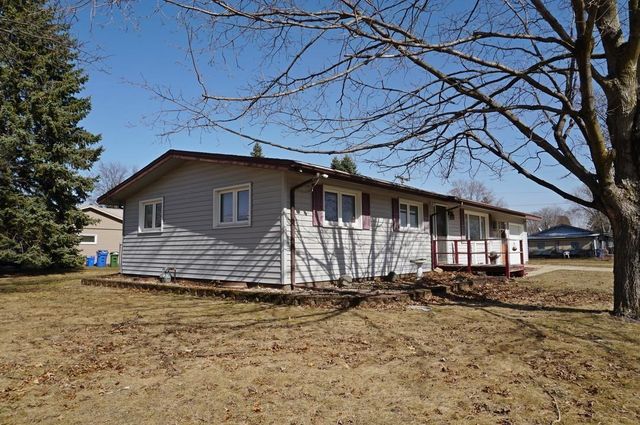 901 18th Avenue, Charles City, IA 50616