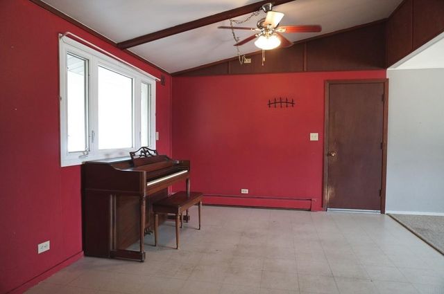 901 18th Avenue, Charles City, IA 50616