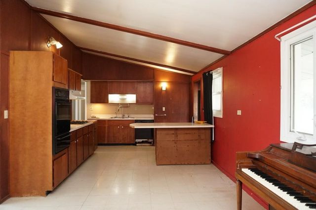 901 18th Avenue, Charles City, IA 50616