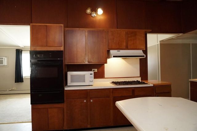 901 18th Avenue, Charles City, IA 50616