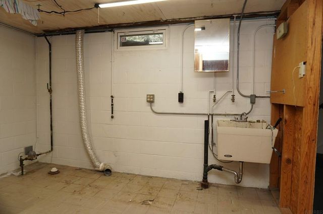 901 18th Avenue, Charles City, IA 50616