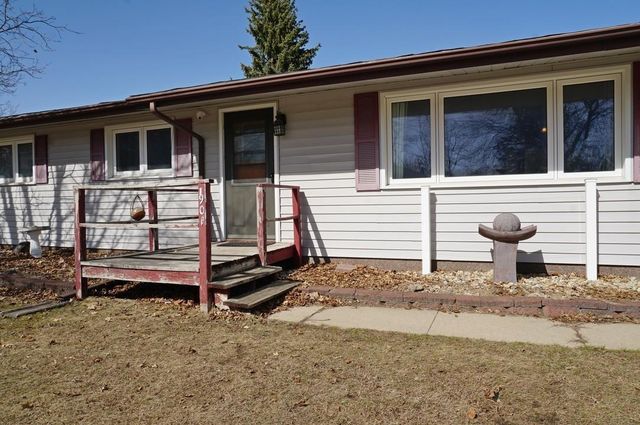 901 18th Avenue, Charles City, IA 50616